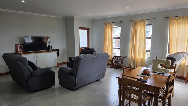 4 Bedroom Property for Sale in Albertinia Western Cape